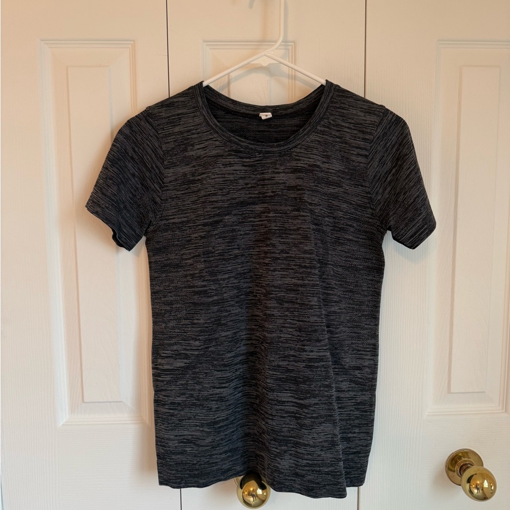 Lululemon Athletica Fitted Gray Black Short Sleeve Tee